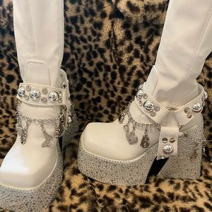 *SOLD* Dolls Kill x Bratz Starrin' N' Stylin' Platform Boots
